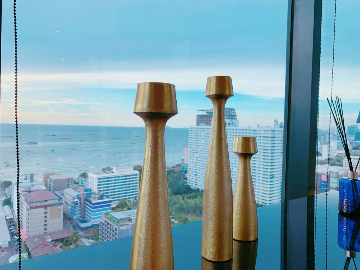 The Base Seaview Holiday Inn Pattaya Eksteriør bilde