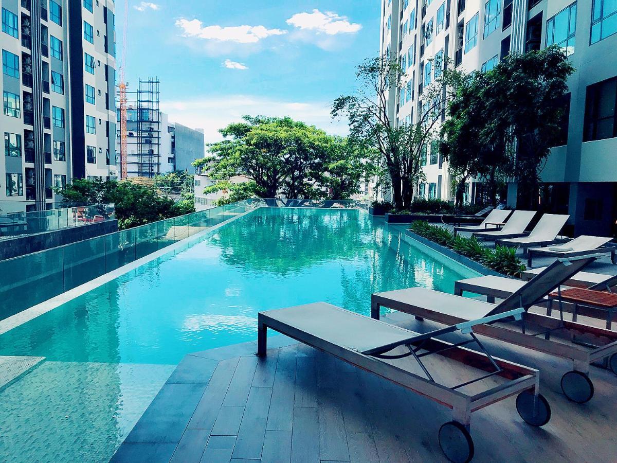 The Base Seaview Holiday Inn Pattaya Eksteriør bilde