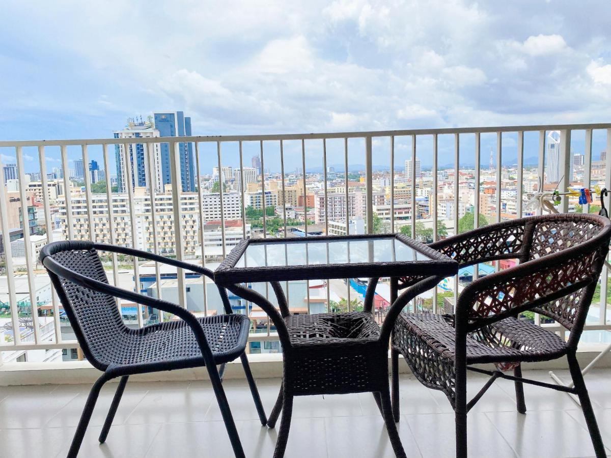 The Base Seaview Holiday Inn Pattaya Eksteriør bilde